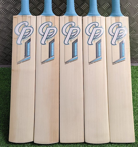 Brand New Cricket Bat Grips in Blue/White Free Postage