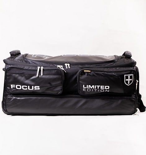 Focus Limited Edition Large Tri Wheelie Bag