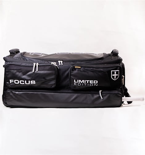 Focus Limited Edition Large Tri Wheelie Bag